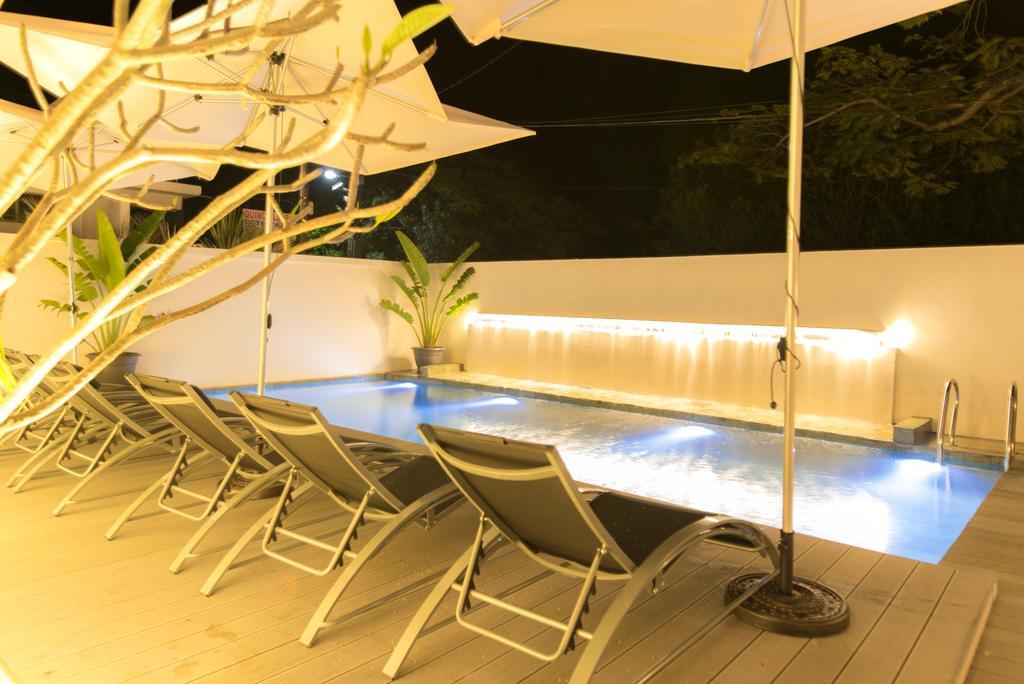Beachcove Pereybere Beach Buitenkant foto